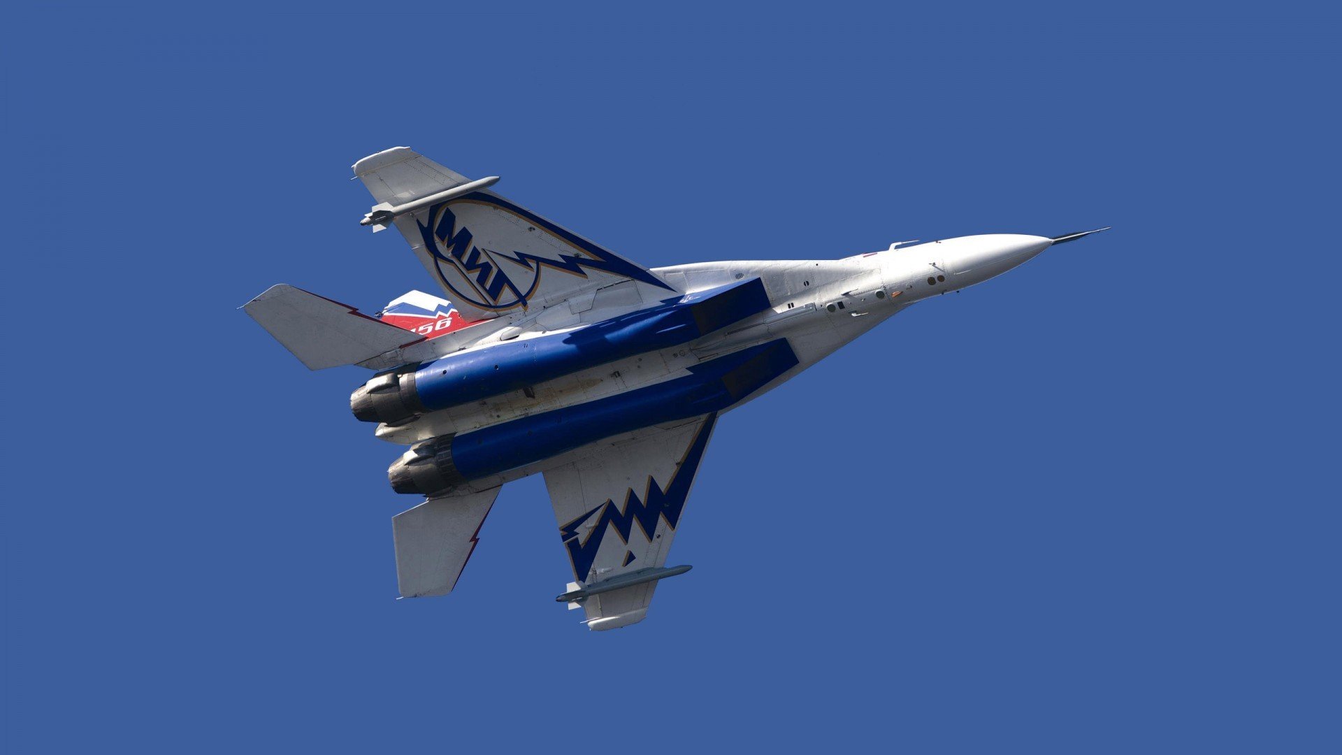 丁俊晖新赛季服装设计引发球迷热议,丁俊晖!